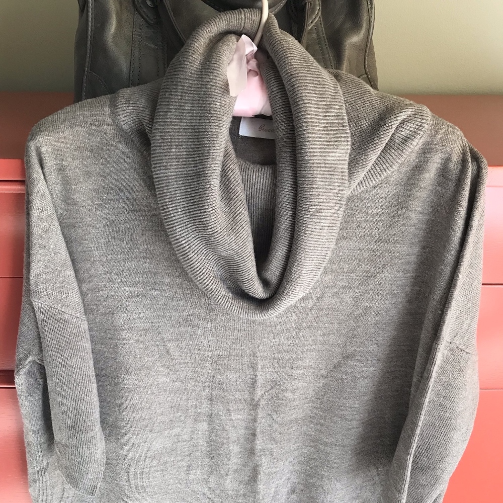 Evereve Braeve Tan Sweater L - 3/4 length sleeve